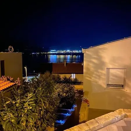 Tina, Modern, Private Seaview Outdoor Terrace, Bbq, Close To Beach, 2 Bedrooms Traù