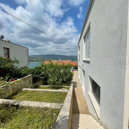 Appartamento Tina, Modern, Private Seaview Outdoor Terrace, Bbq, Close To Beach, 2 Bedrooms Traù